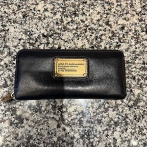 Marc Jacobs Black Leather Zip Wallet